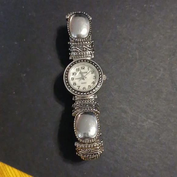 Chico's silver tone elastic wrist watch bracelet - Picture 7 of 9